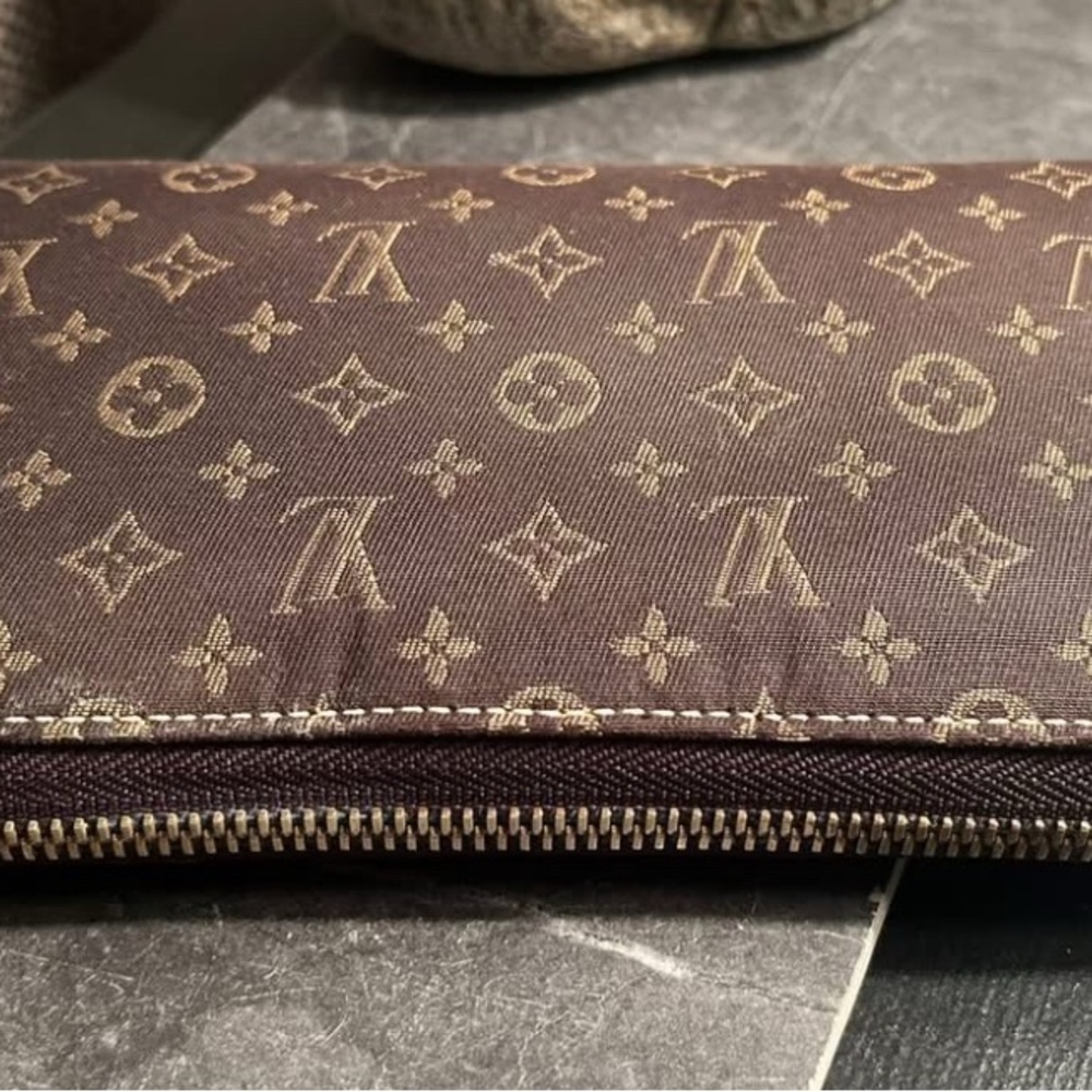 Louis Vuitton Long Canvas Zippy Wallet